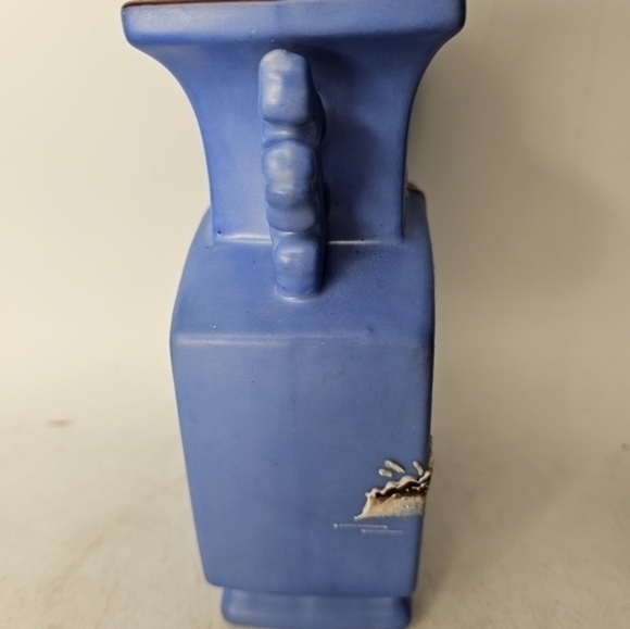 Vintage periwinkle moriage handled vase by The Hinode - Picture 8 of 9